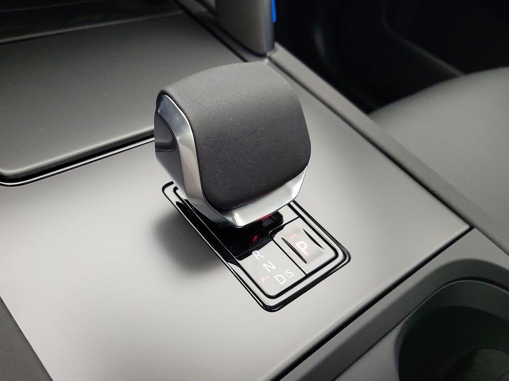 Thumbnail: 2025 Land Rover Discovery Sport - 10