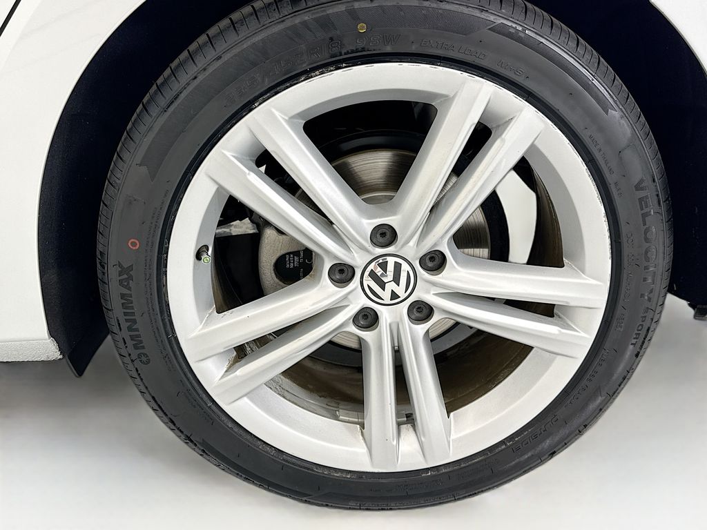 Thumbnail: 2015 Volkswagen Passat - 30