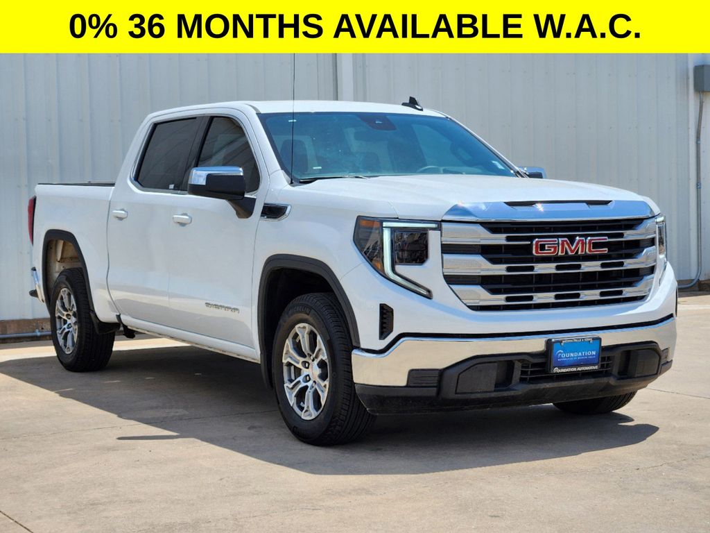 2024 GMC Sierra 1500 SLE 2