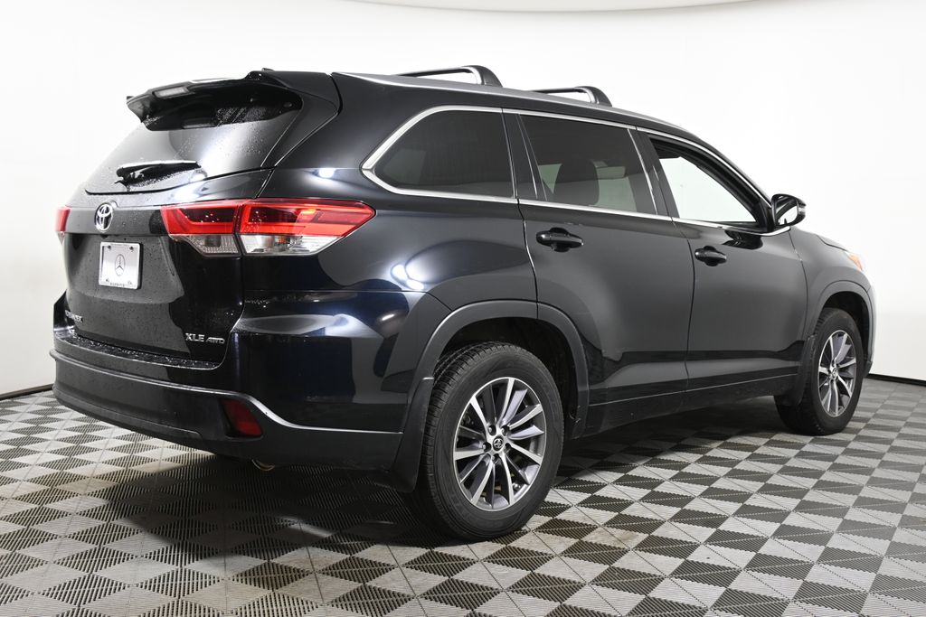 2018 Toyota Highlander XLE 10