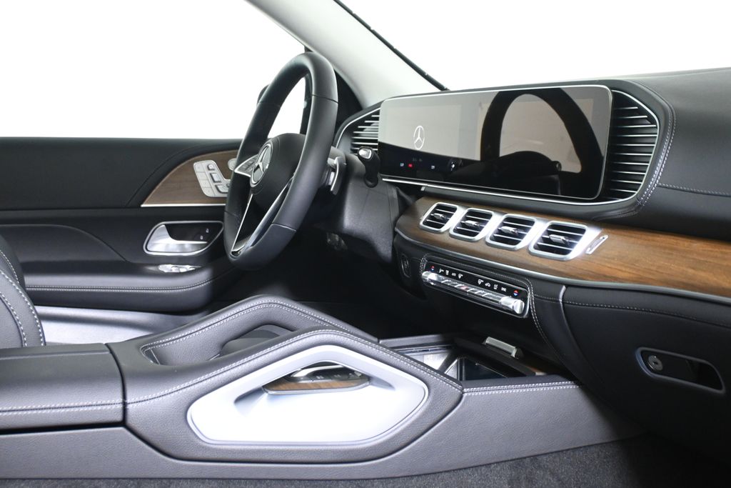Thumbnail: 2026 Mercedes-Benz GLE - 32