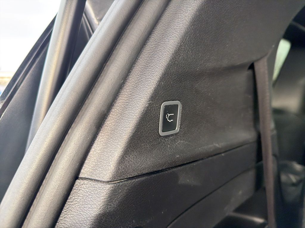 Thumbnail: 2018 Chrysler Pacifica - 24