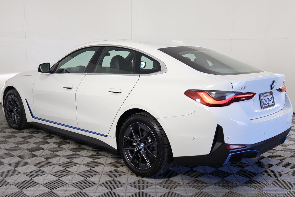 Thumbnail: 2023 BMW i4 - 6
