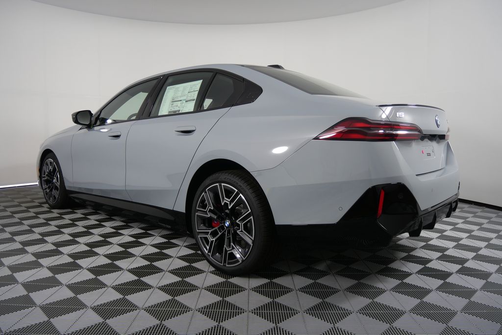 2025 BMW i5 M60 5
