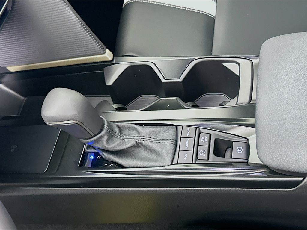 Thumbnail: 2025 Toyota Camry - 17