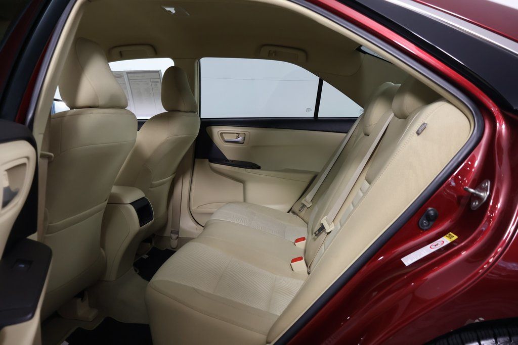 2017 Toyota Camry LE 11