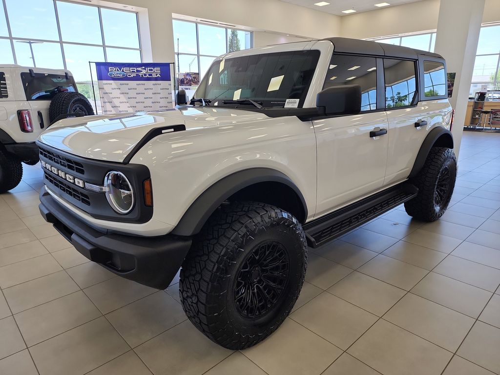 2025 Ford Bronco photo