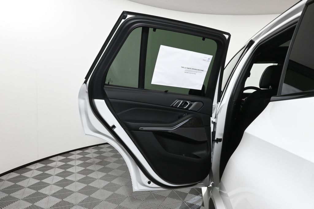 Thumbnail: 2026 BMW X5 - 32