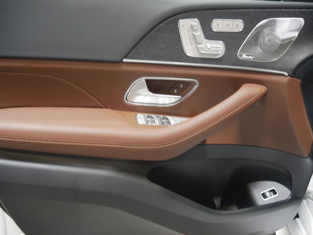 Thumbnail: 2026 Mercedes-Benz GLE - 16