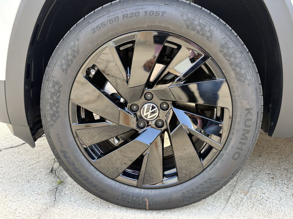 New 2026 Opal White Volkswagen 2.0T SE w/Technology image 9