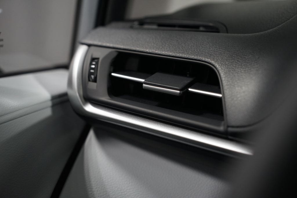 Thumbnail: 2025 Toyota Sienna - 25