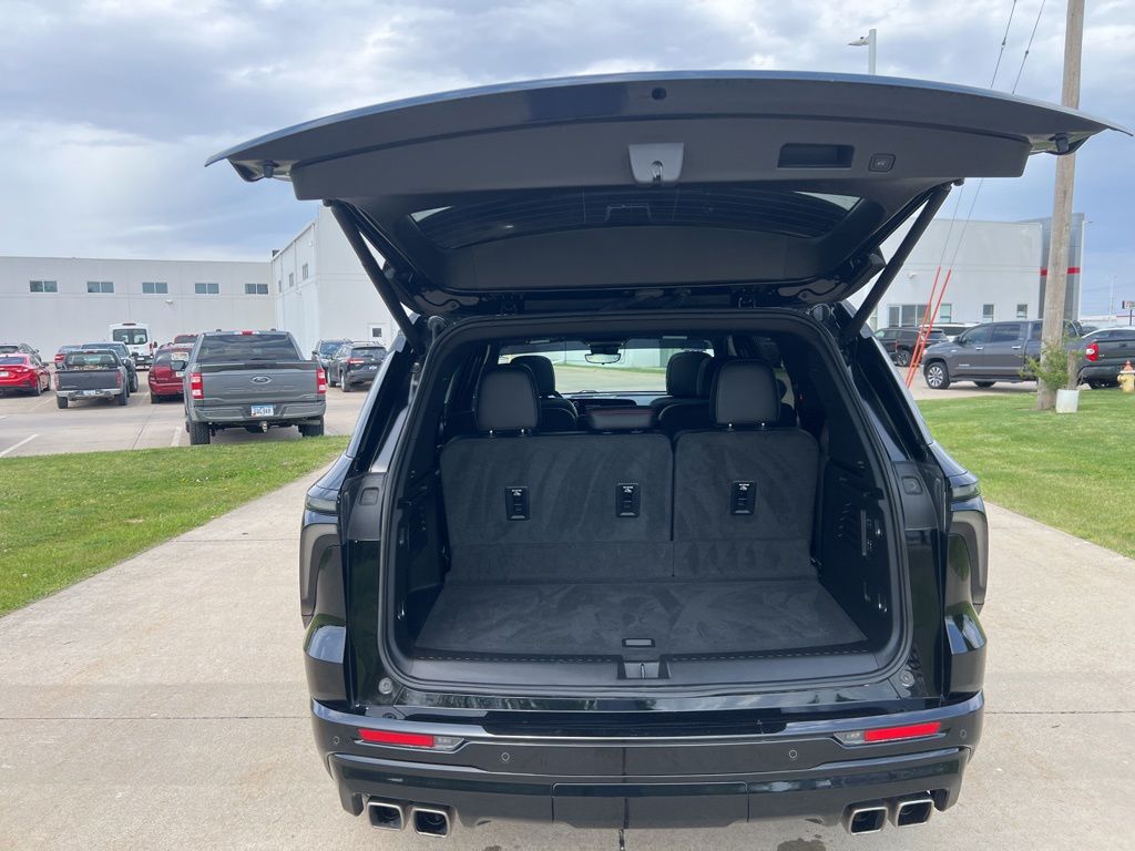 Used 2024 Chevrolet Traverse SUV