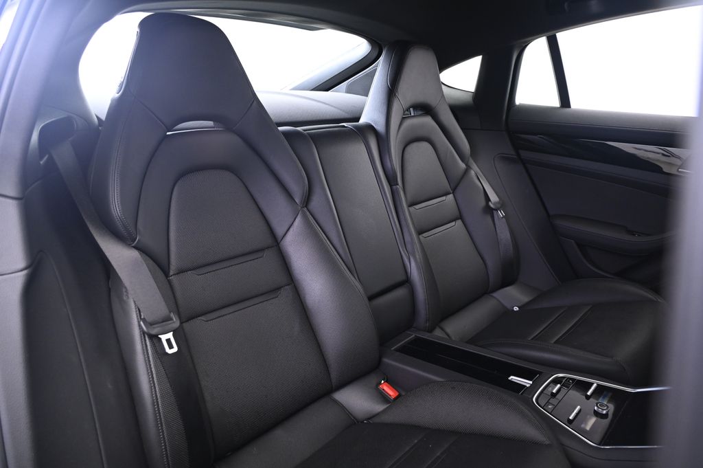 Thumbnail: 2018 Porsche Panamera - 19