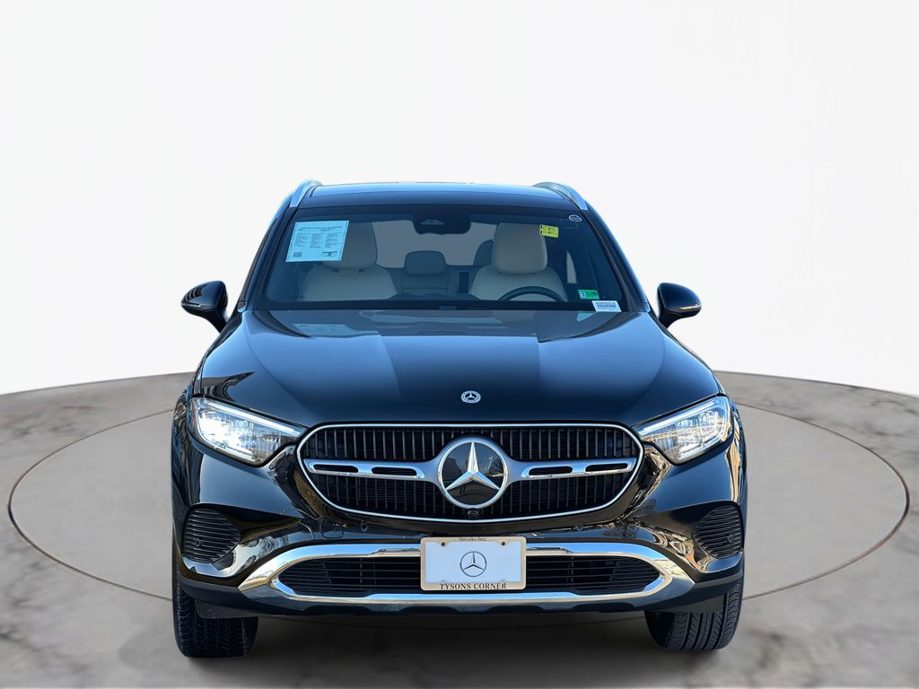 2024 Mercedes-Benz GLC 300 2