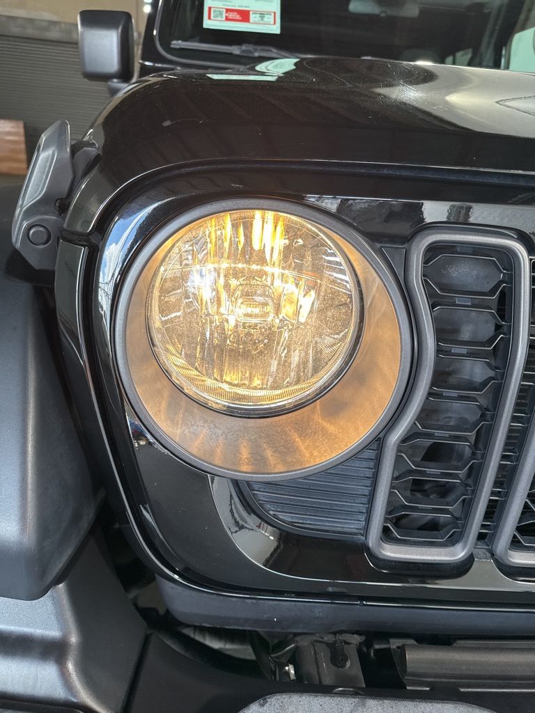 Thumbnail: 2024 Jeep Wrangler - 15