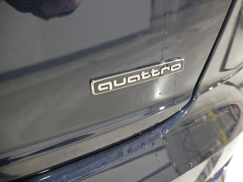 Thumbnail: 2026 Audi Q8 - 9