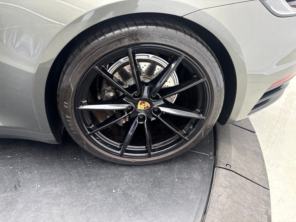 Thumbnail: 2020 Porsche 911 - 15