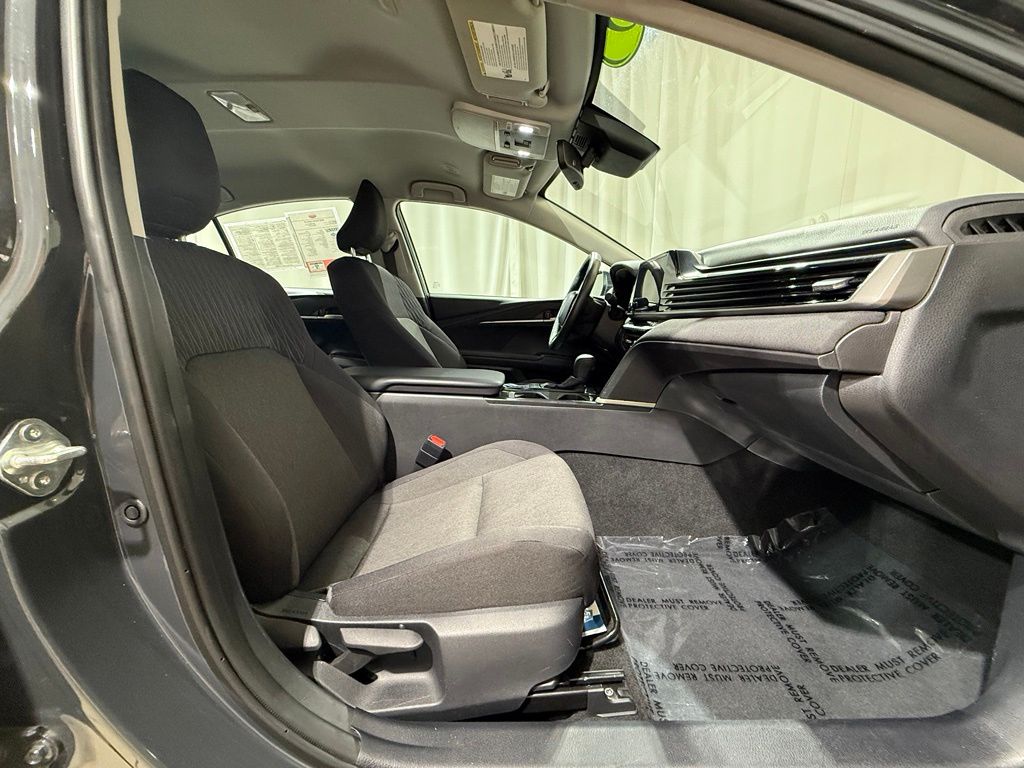 Thumbnail: 2025 Toyota Camry - 20