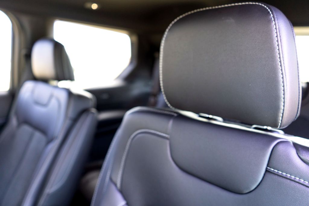 New Car 2025 Jeep Grand Cherokee L  Laredo For Sale Under $50,000 In Taylor, Texas