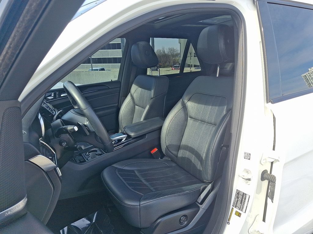 Thumbnail: 2017 Mercedes-Benz GLE - 5