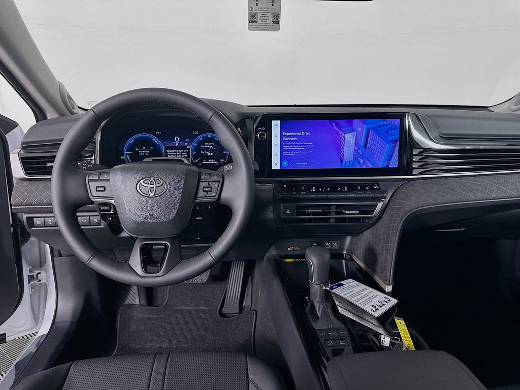 2025 Toyota Camry XLE 19