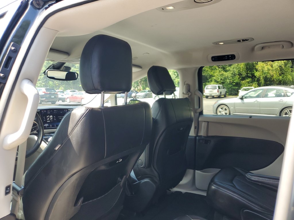 Used 2023 Chrysler Pacifica Van