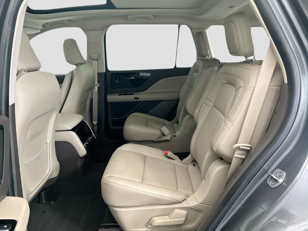 Thumbnail: 2023 Lincoln Aviator - 19