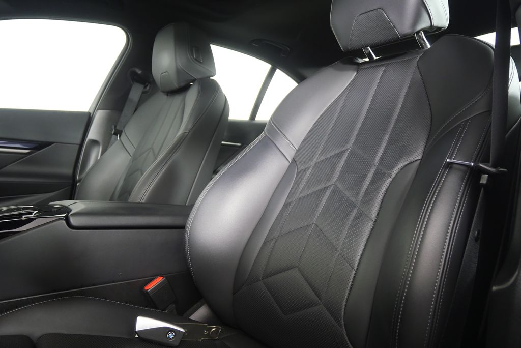 Thumbnail: 2024 BMW 5 Series - 11