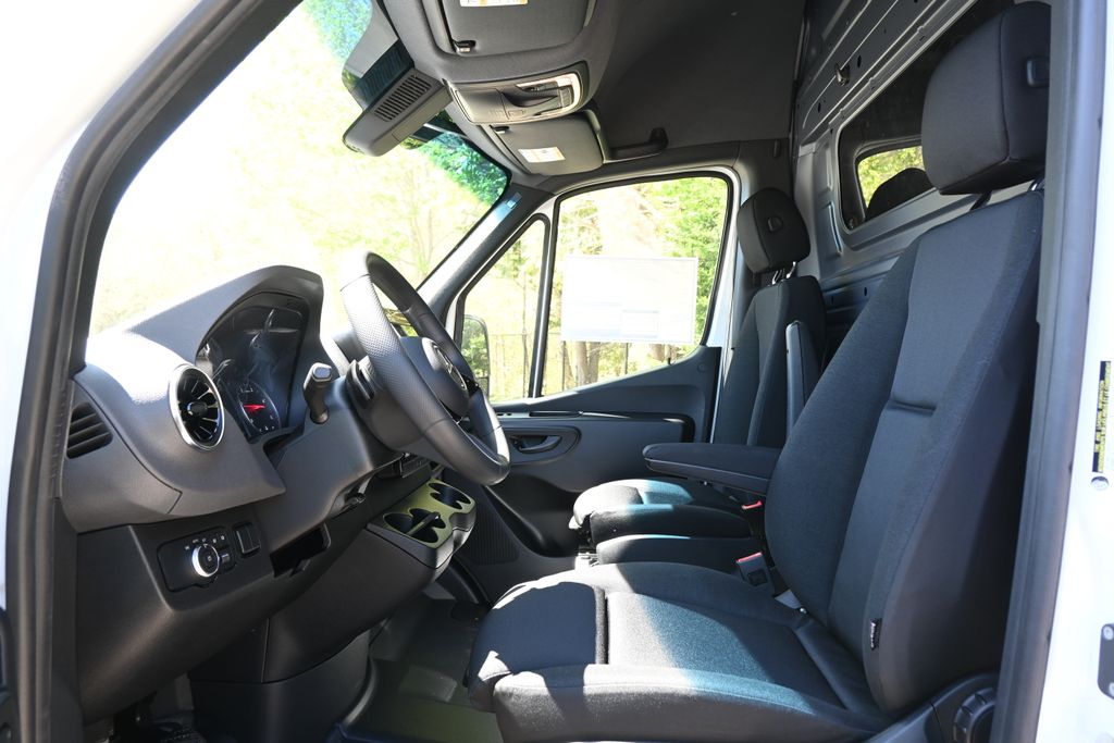 2025 Mercedes-Benz Sprinter 2500 3