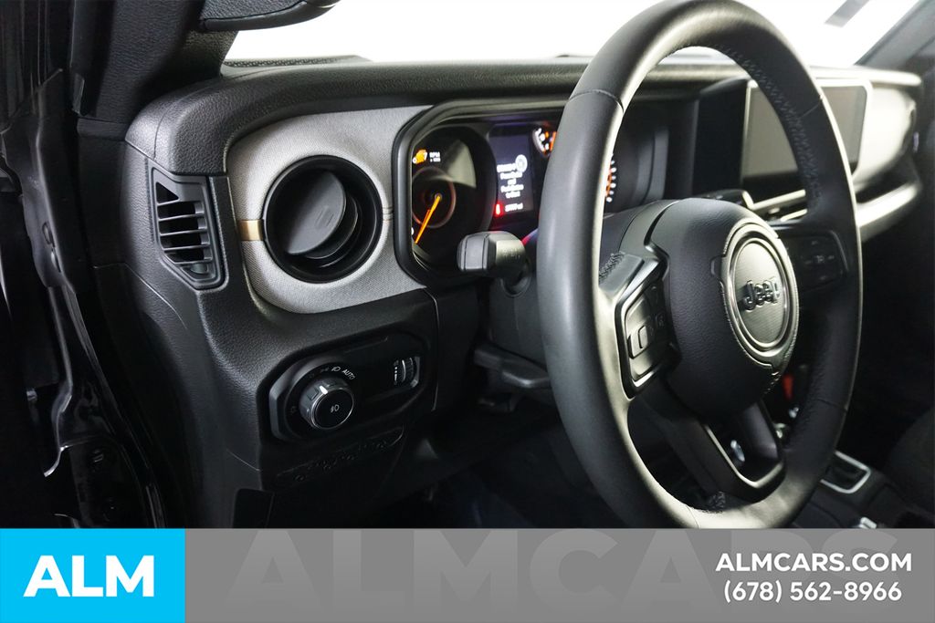 Used 2025 Black Jeep Sport S image 33