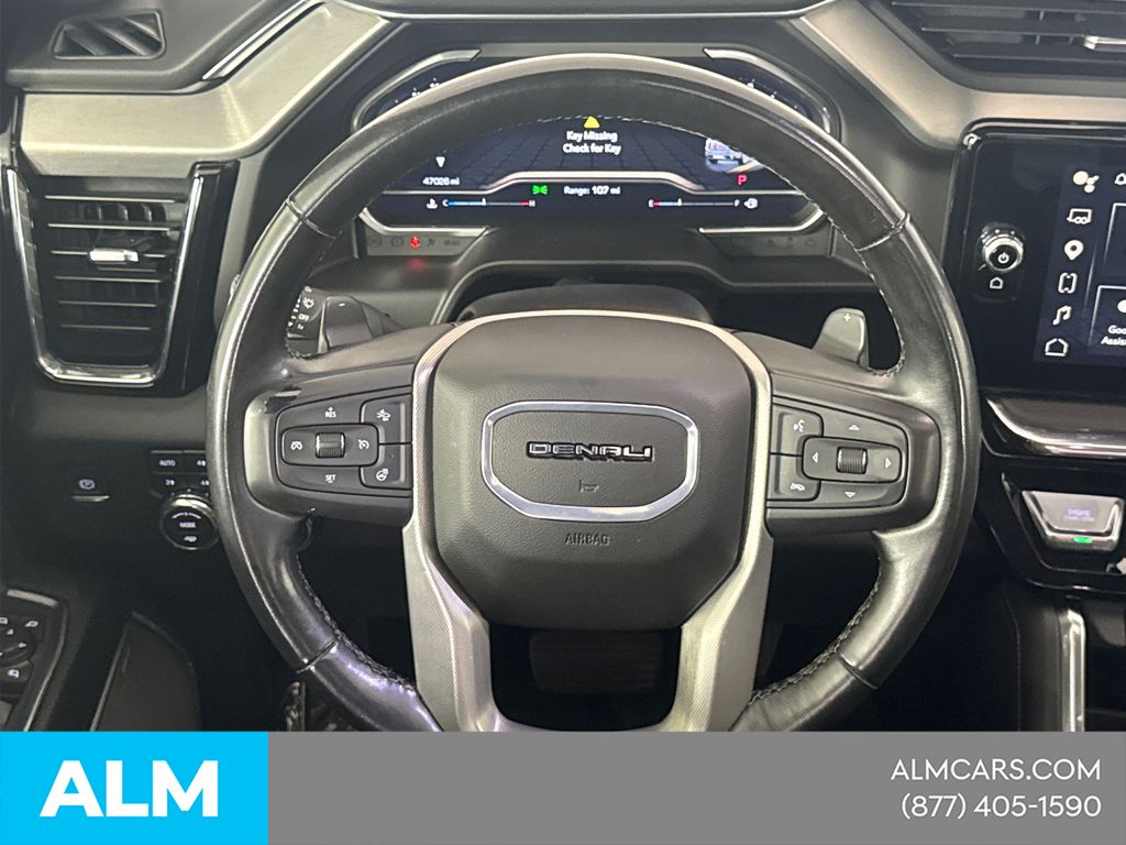 Used 2024 White GMC Denali image 27