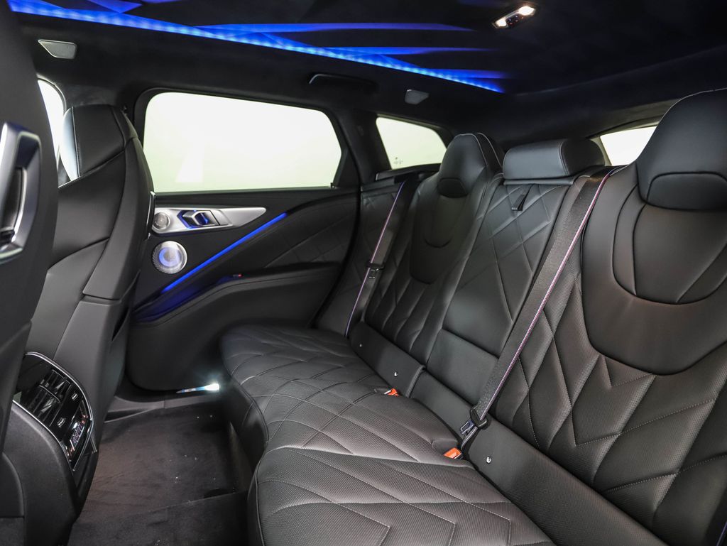 Thumbnail: 2026 BMW XM - 22