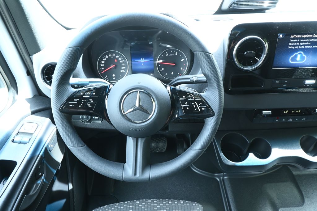 Thumbnail: 2026 Mercedes-Benz Sprinter - 15