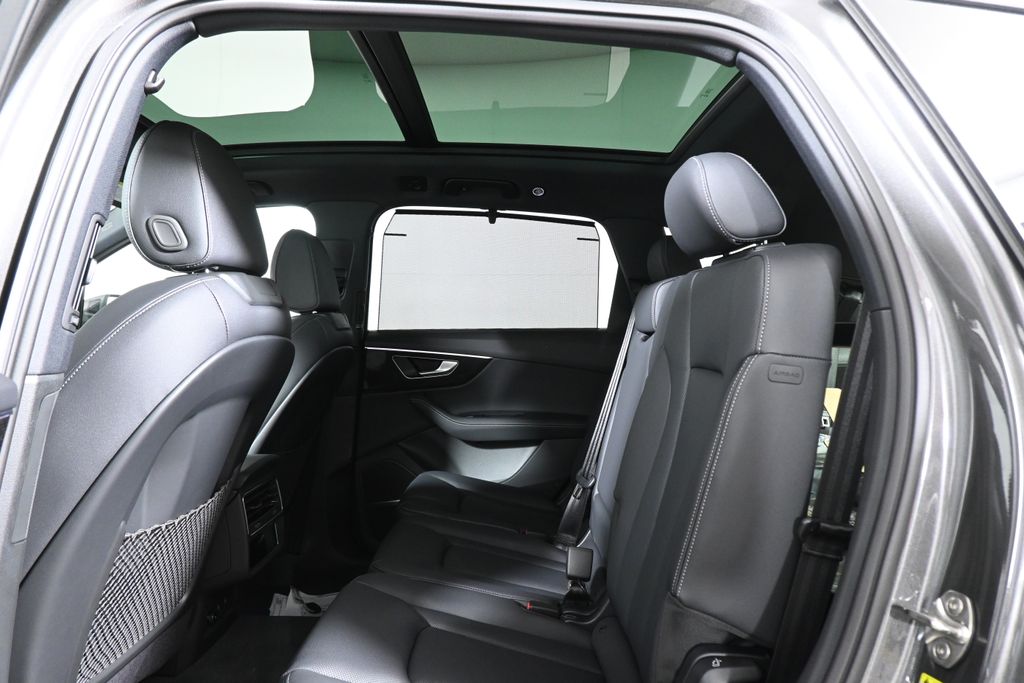 Thumbnail: 2026 Audi Q7 - 28