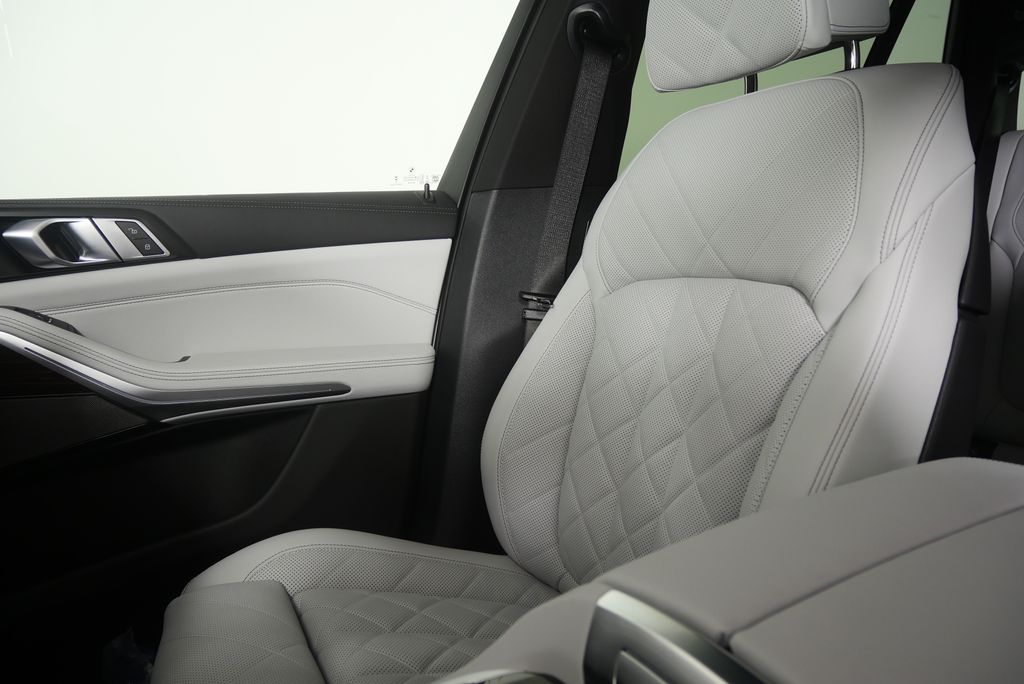 Thumbnail: 2026 BMW X5 - 21