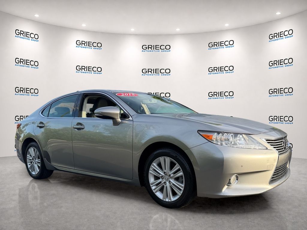 Silver 2015 Lexus ES Sedan Front-Wheel Drive 6-Speed Automatic