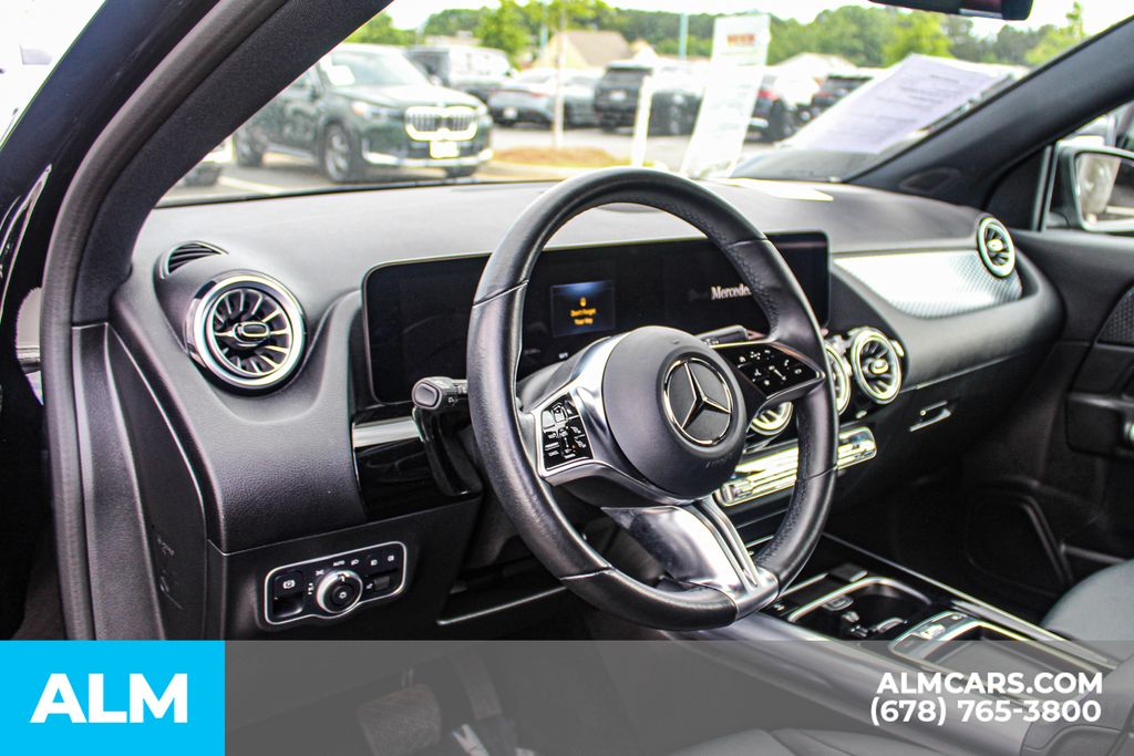 Used 2025 Black Mercedes-Benz GLA 250 image 33