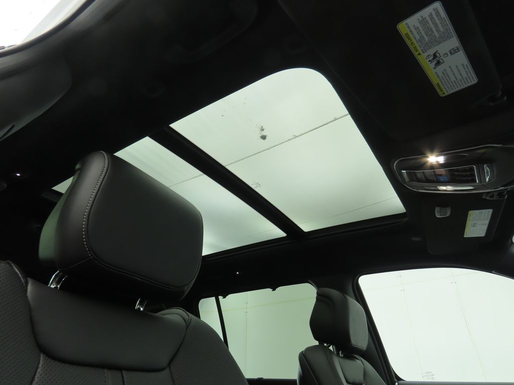 Thumbnail: 2024 Jeep Wagoneer - 19