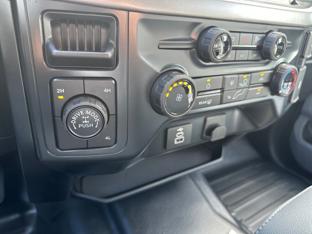 New 2025 Ford F-150 SuperCrew 5.5' Box XL