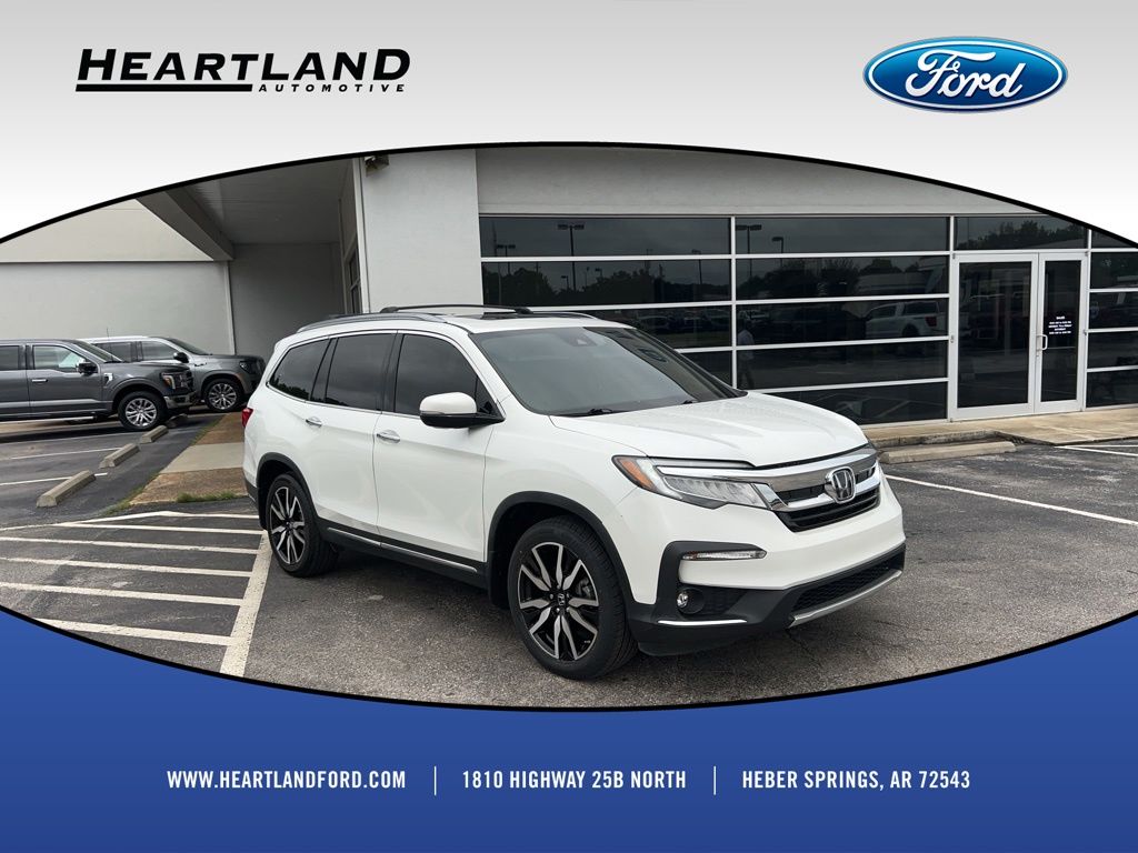 2021 Honda Pilot Touring FWD with Rear Captains Chairs