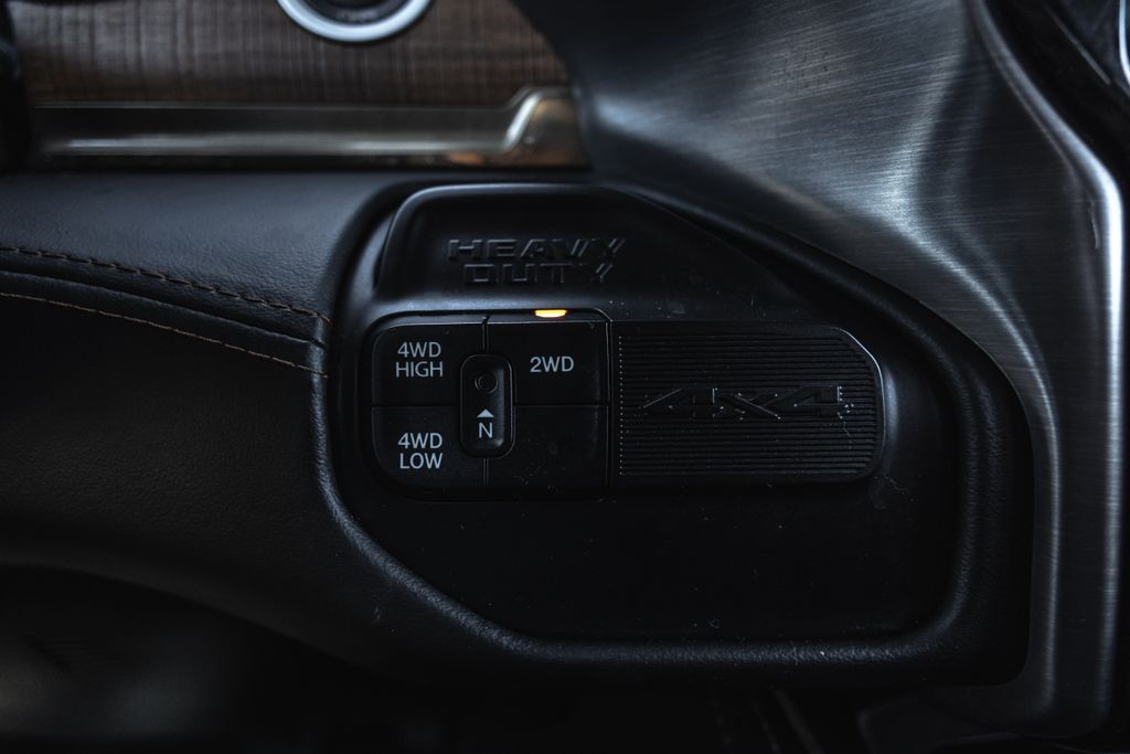 2020 Ram 3500 Laramie Longhorn thumbnail 17