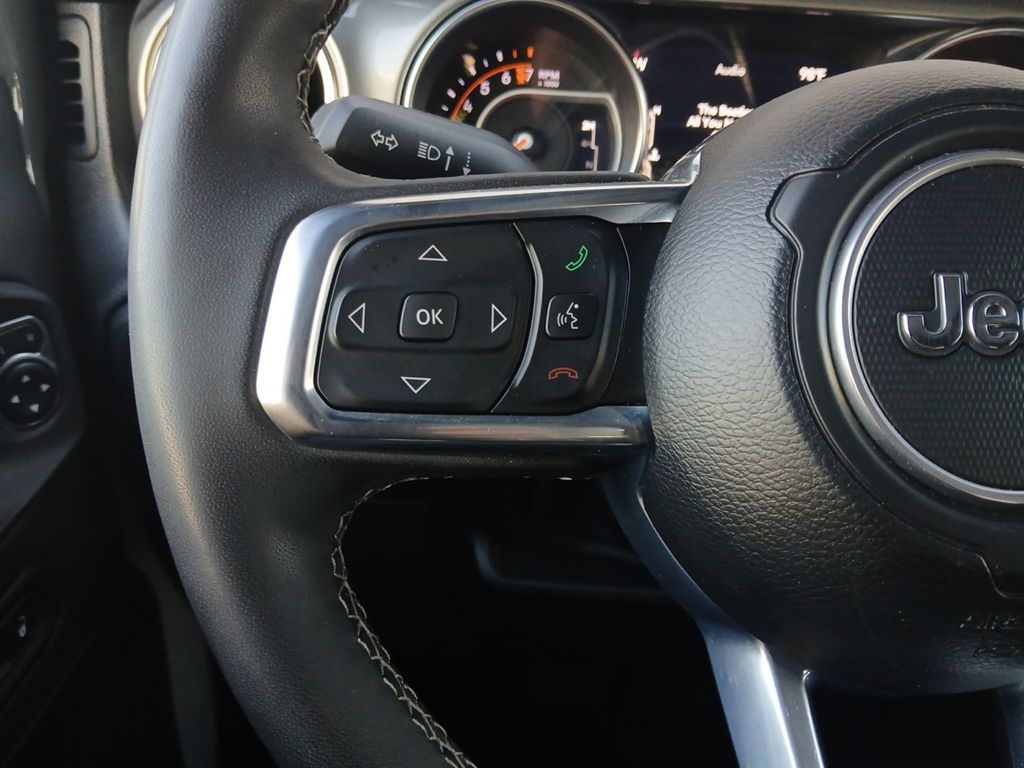 Used Car 2023 Jeep Gladiator  Overland For Sale Under $35,000 In Austin, Texas