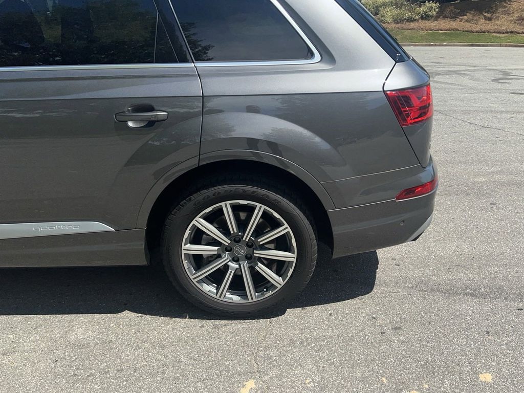 2019 Audi Q7  21