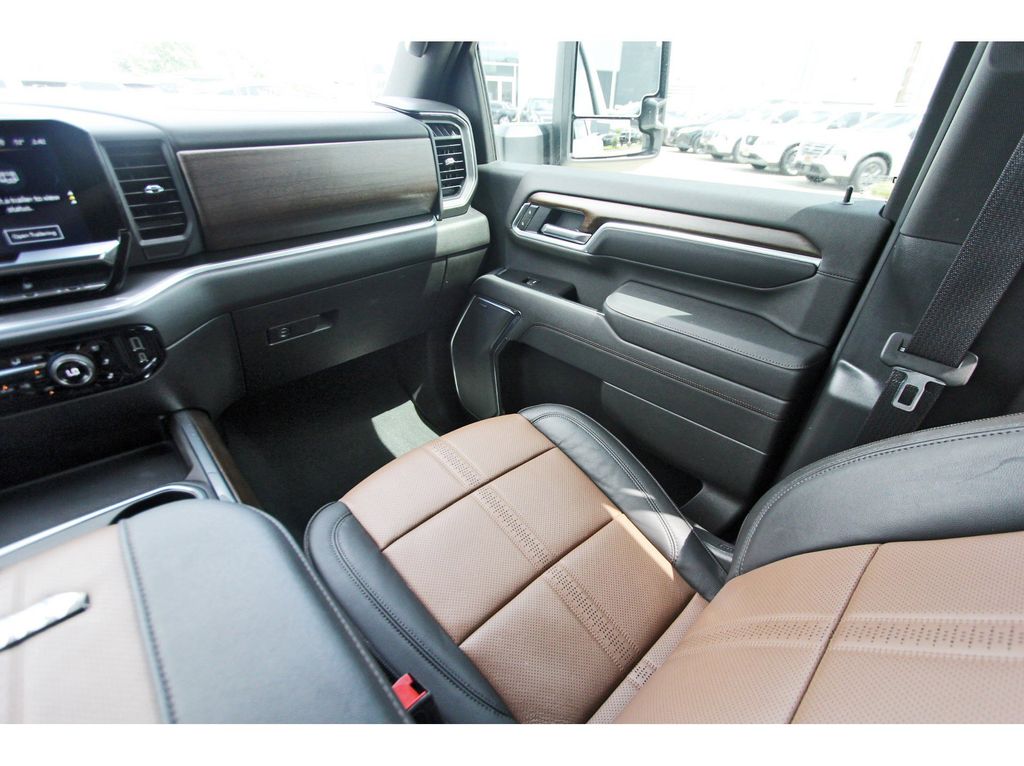 2025 Chevrolet Silverado 3500HD High Country - 7