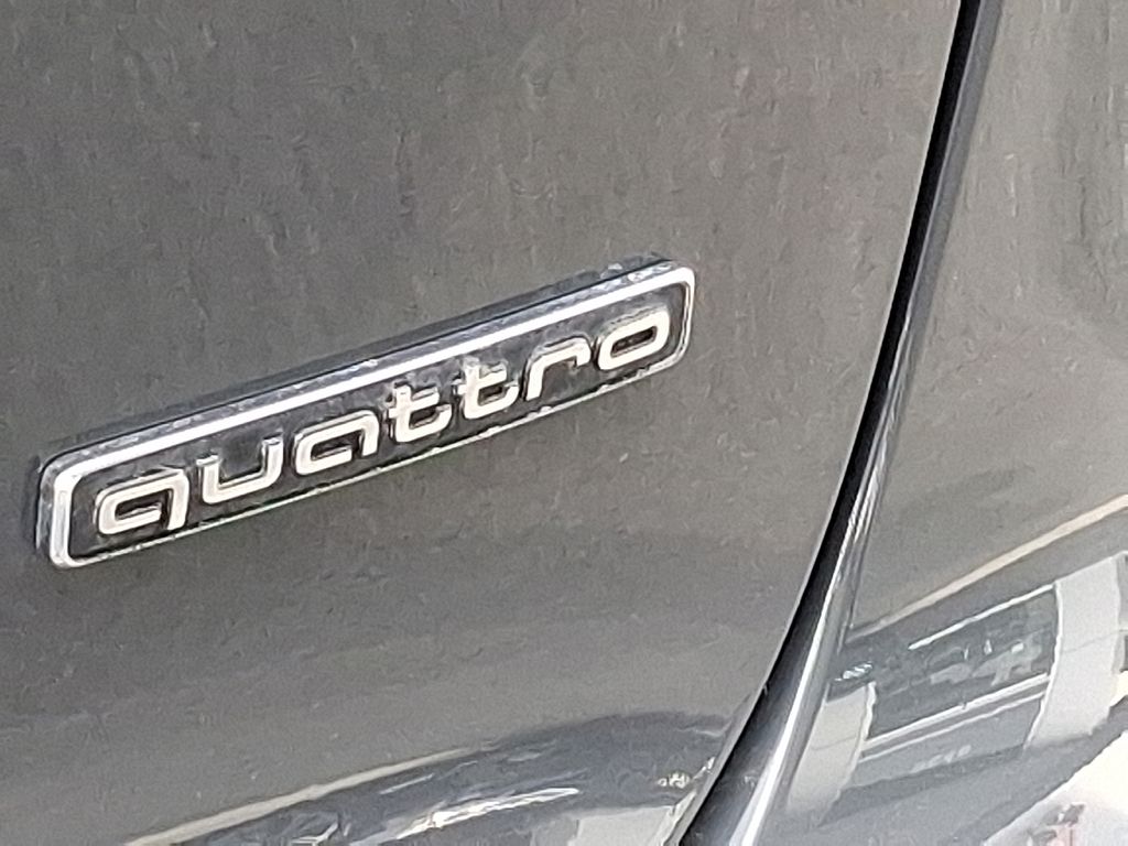 Thumbnail: 2025 Audi Q6 e-tron - 30