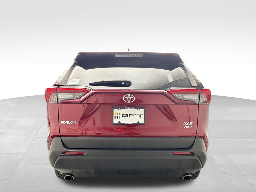 Thumbnail: 2022 Toyota RAV4 - 4