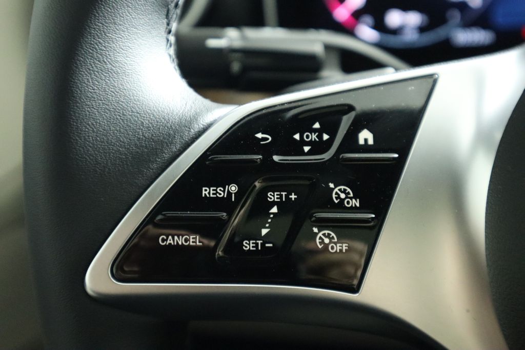 Thumbnail: 2025 Mercedes-Benz C-Class - 11