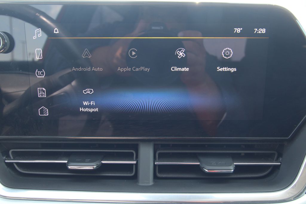 Used 2024 Chevrolet Trax SUV