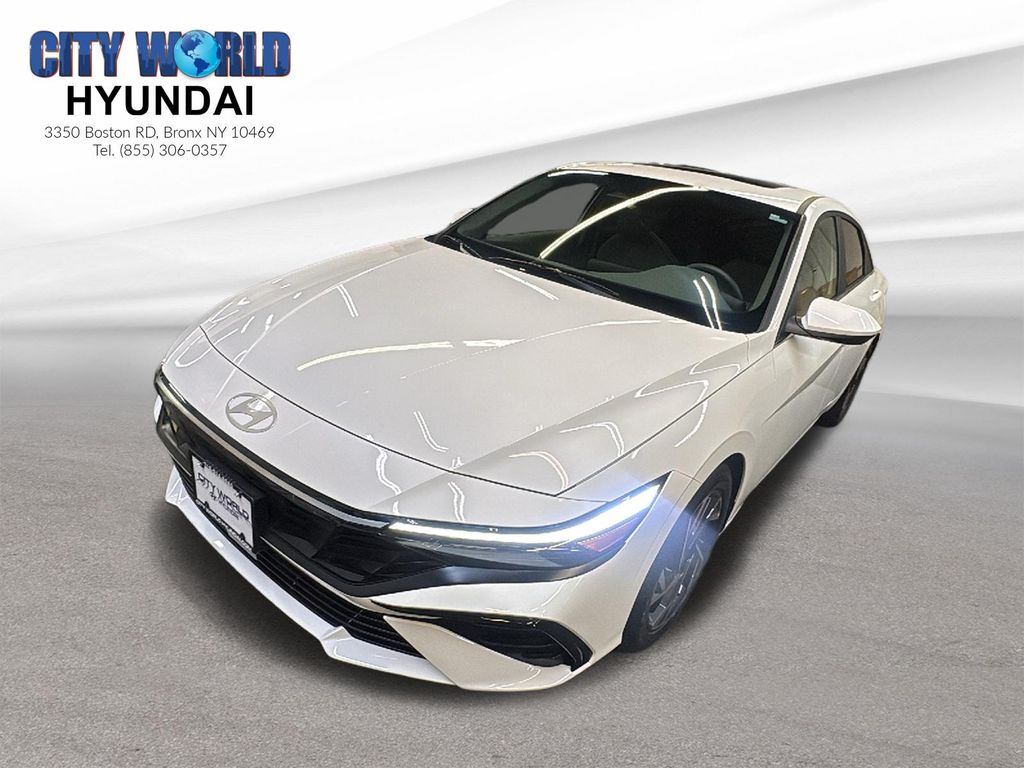Serenity White 2024 Hyundai Elantra SEL FWD Sedan Front-Wheel Drive Continuously Variable Transmission