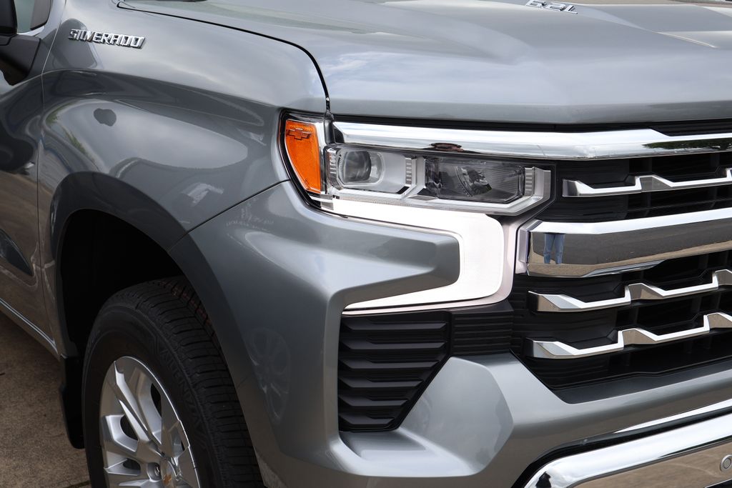 2025 Chevrolet Silverado 1500 LTZ 4